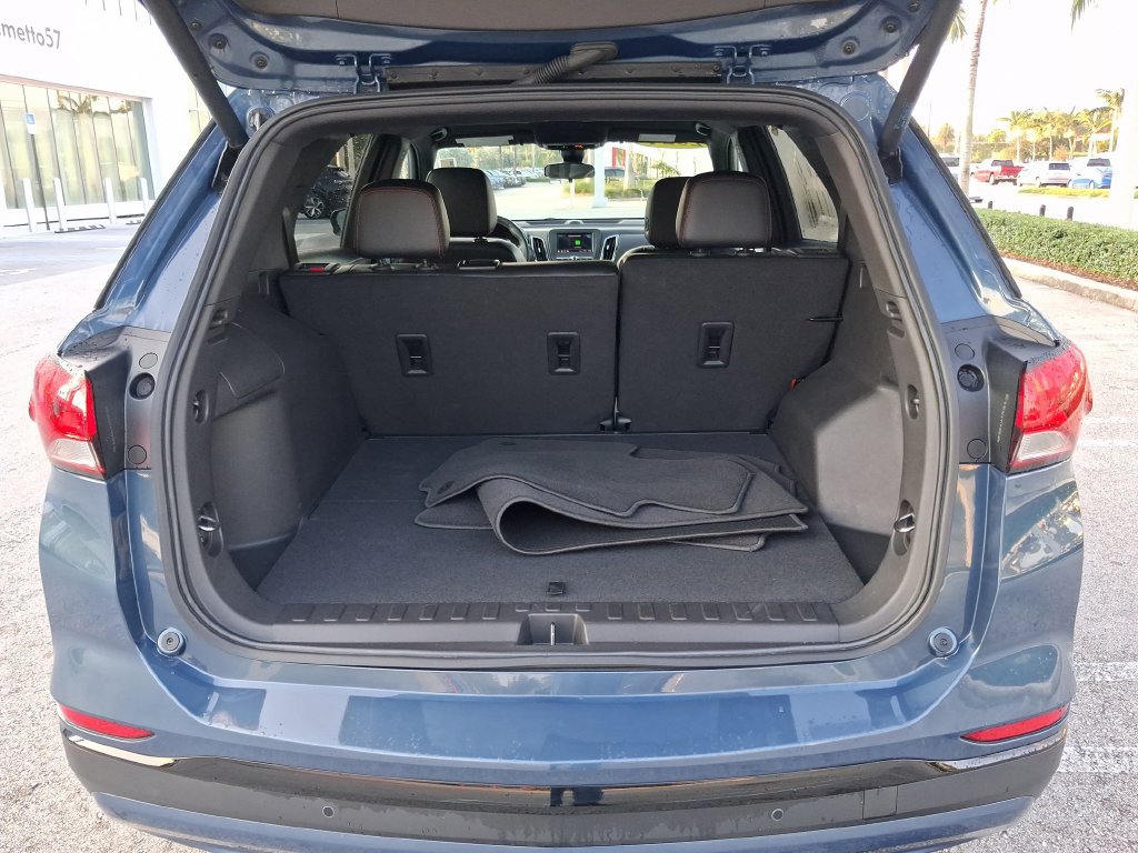 Used 2024 Chevrolet Equinox RS FWD image 12