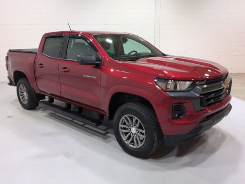 Used 2024 Chevrolet Colorado LT w/ LT Convenience Package II AWD/4WD image 1