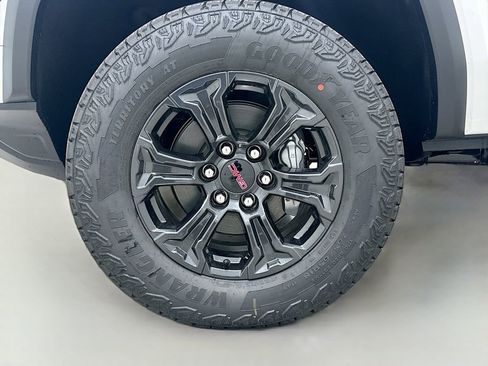 Used 2025 GMC Canyon Elevation w/ Convenience Package RWD image 32