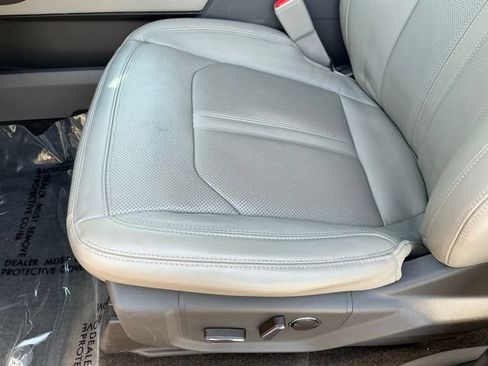 Used 2018 Ford Expedition Limited w/ Equipment Group 302A RWD image 15