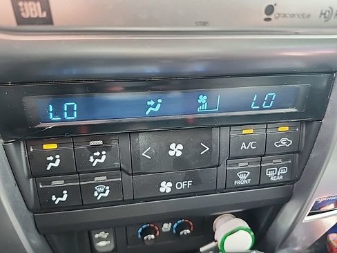 Used 2015 Toyota 4Runner Limited AWD/4WD image 5