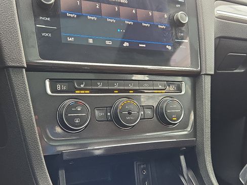 Used 2018 Volkswagen Golf Alltrack S image 23