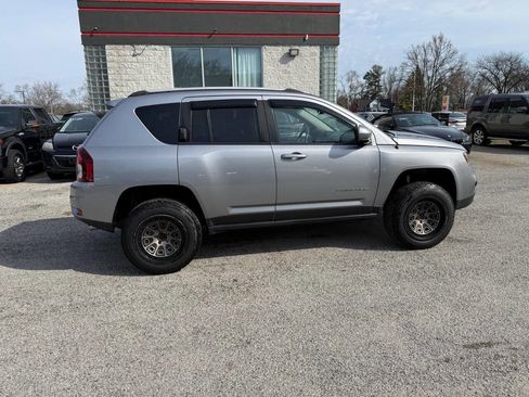 Used 2017 Jeep Compass Latitude image 11