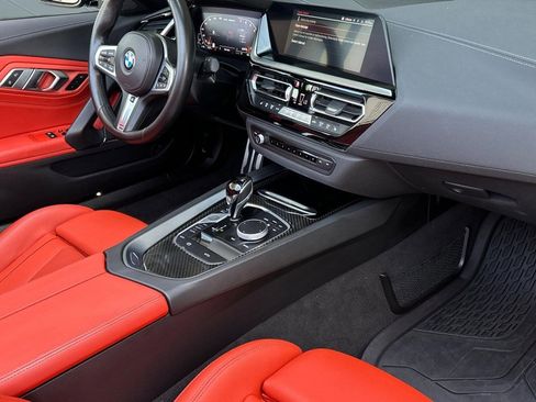 Used 2024 BMW Z4 M40i w/ Shadowloine Package RWD image 30