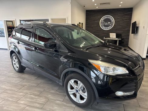 Used 2015 Ford Escape SE w/ Equipment Group 201A image 3