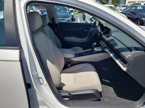 Used 2025 Honda Accord LX image 10