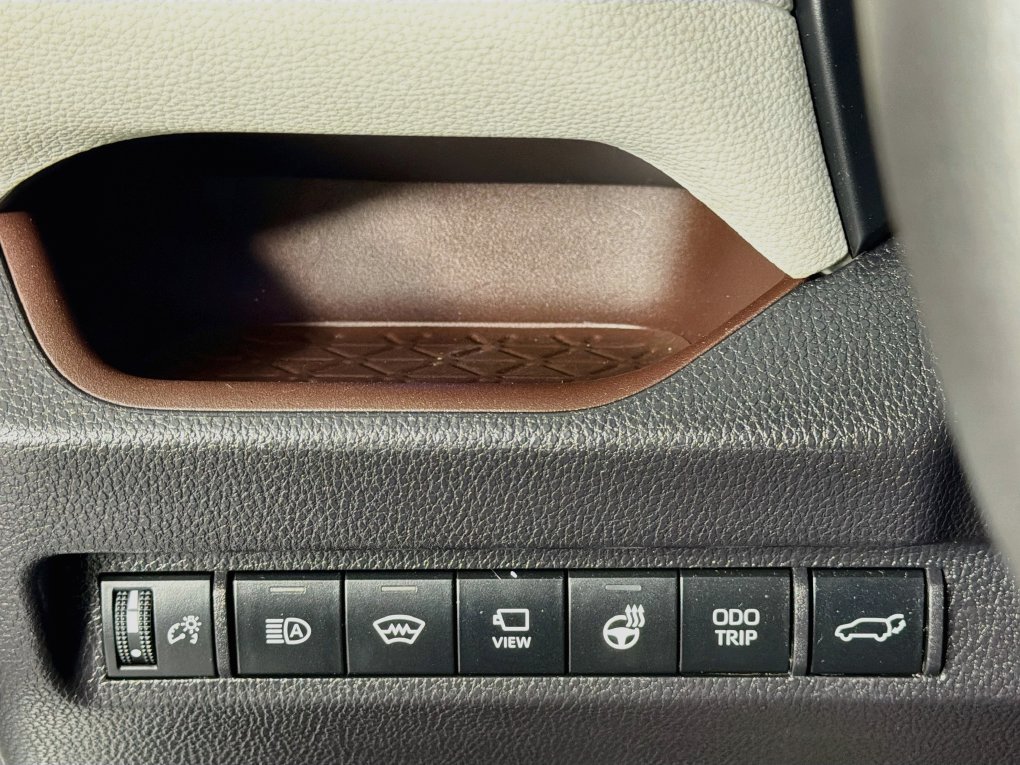Used 2024 Toyota RAV4 Limited w/ Advanced Technology Package FWD image 15
