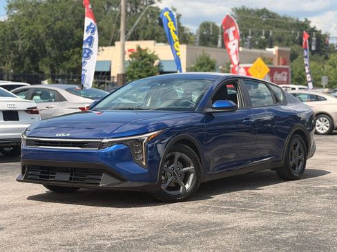 Used 2025 Kia K4 FWD image 1