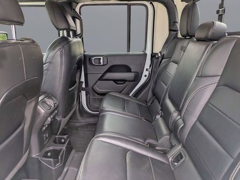 Used 2023 Jeep Gladiator Overland w/ Popular Equipment Package AWD/4WD image 13