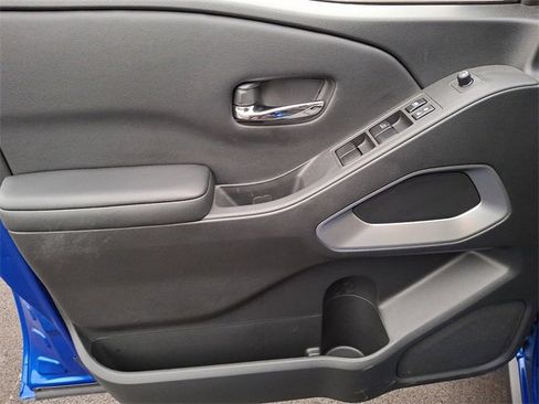 Used 2025 Nissan Frontier SV w/ SV Convenience Package image 15