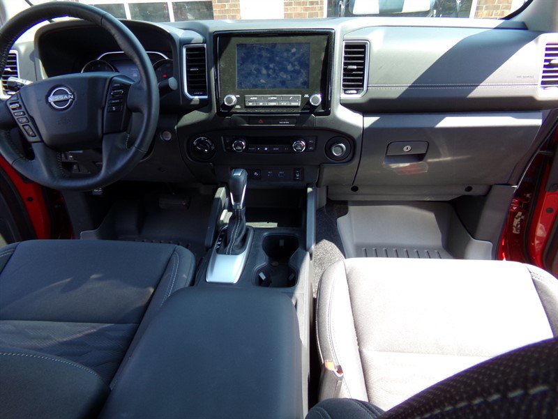 Used 2022 Nissan Frontier SV AWD/4WD image 29