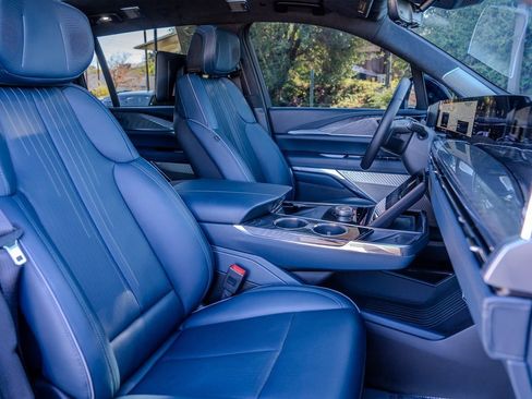 Used 2025 Cadillac Escalade IQ Luxury 2 image 23