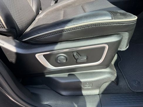 Used 2023 RAM 1500 Laramie AWD/4WD image 54
