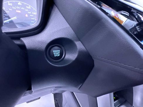 Used 2024 Toyota Corolla Cross LE w/ Moonroof Package AWD/4WD image 17