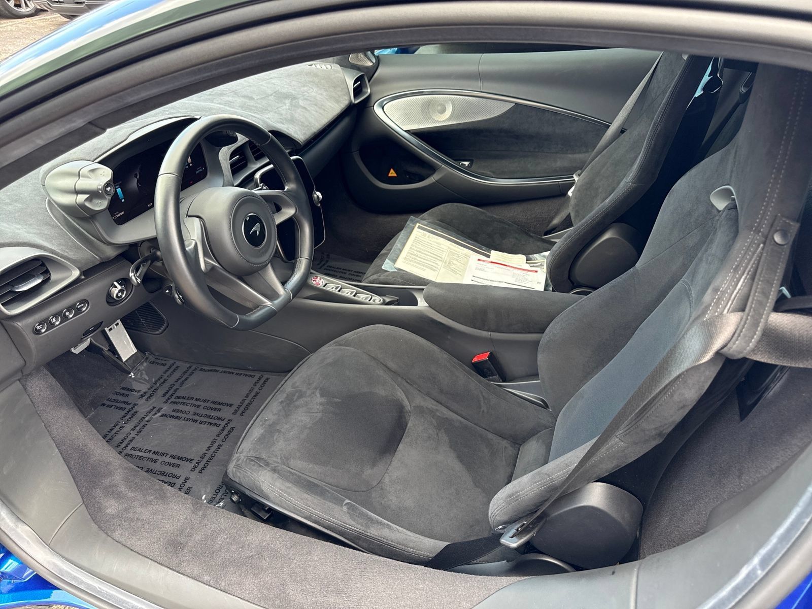 Used 2023 McLaren Artura RWD image 8