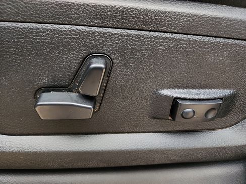 Used 2024 RAM 2500 Laramie image 12