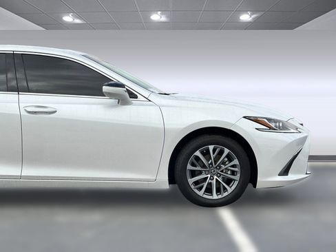 Certified 2025 Lexus ES 350 image 34