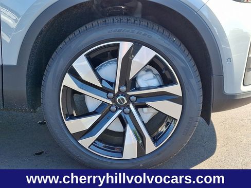 New 2025 Volvo XC40 B5 Ultra w/ Protection Package Premier image 8