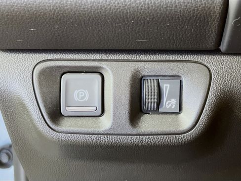 Used 2023 GMC Acadia SLE w/ LPO, Floor Liner Package image 12