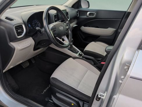 Used 2022 Hyundai Venue SEL FWD image 37