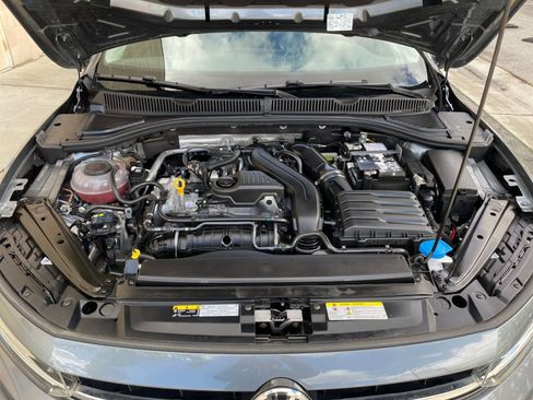 Used 2025 Volkswagen Jetta SE image 33