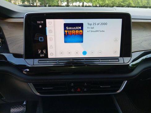 New 2025 Volkswagen Atlas SE image 18