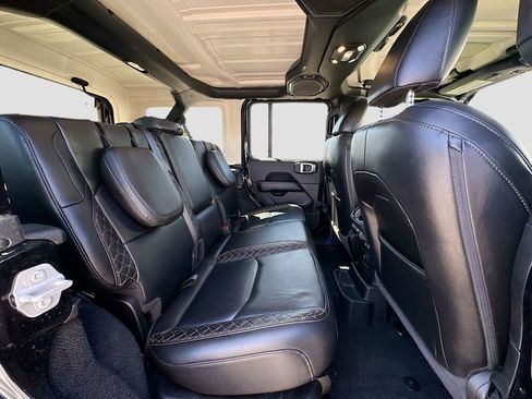 Used 2022 Jeep Wrangler Unlimited Sahara image 34