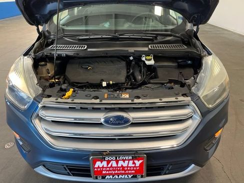Used 2018 Ford Escape SE w/ SE Sync 3 Package FWD image 9