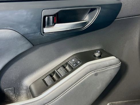 Used 2022 Toyota Highlander XLE image 10