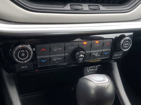 Used 2025 Jeep Compass Limited AWD/4WD image 16