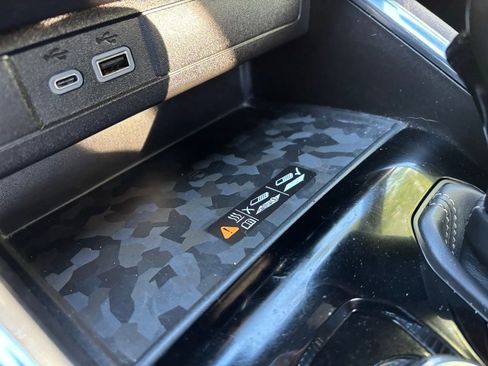 Used 2024 GMC Canyon Denali image 27