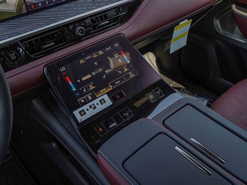 New 2026 INFINITI QX80 Autograph w/ Premium Cargo Package image 14