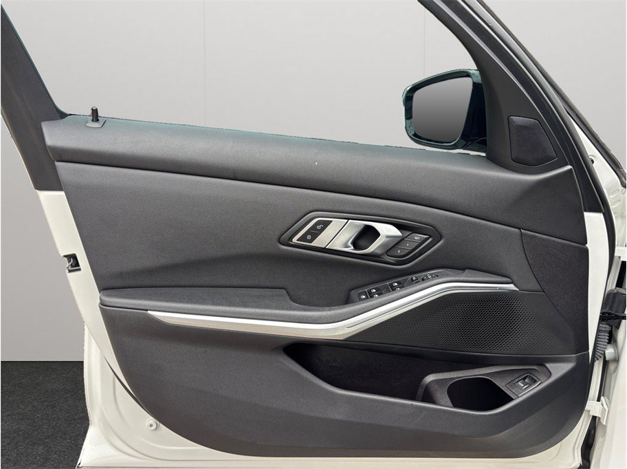 Used 2021 BMW M340i RWD image 21