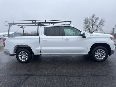 Used 2022 Chevrolet Silverado 1500 LT image 2