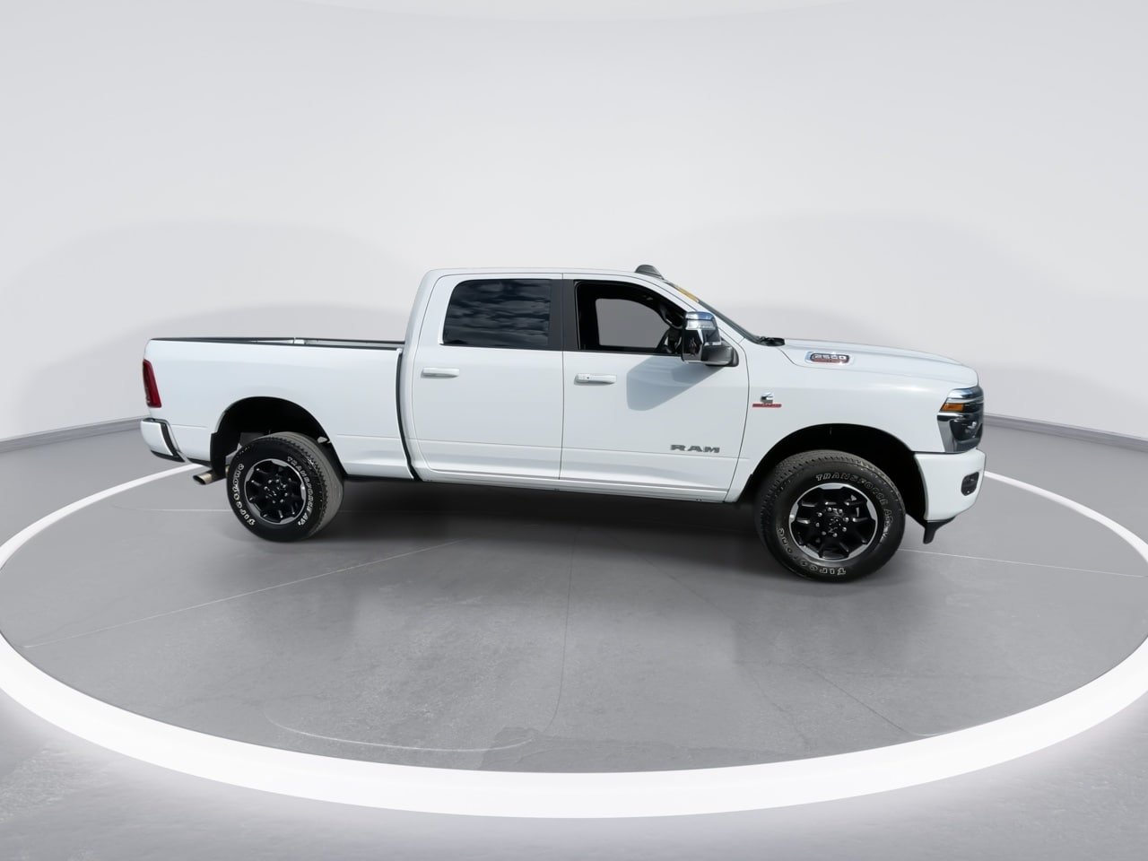 Used 2026 RAM 2500 Laramie AWD/4WD image 23