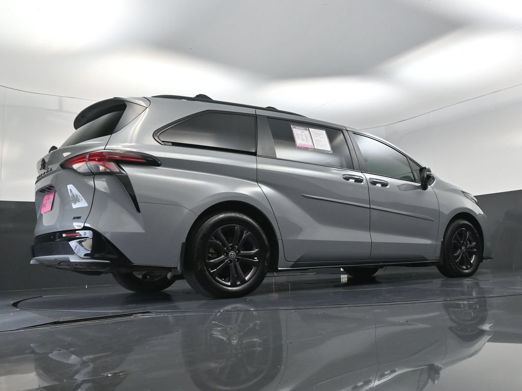 Used 2025 Toyota Sienna XSE w/ XSE Premium Package AWD/4WD image 22