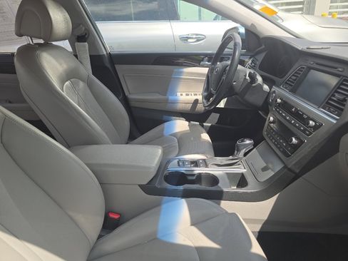 Used 2016 Hyundai Sonata Limited w/ Option Group 02 image 7