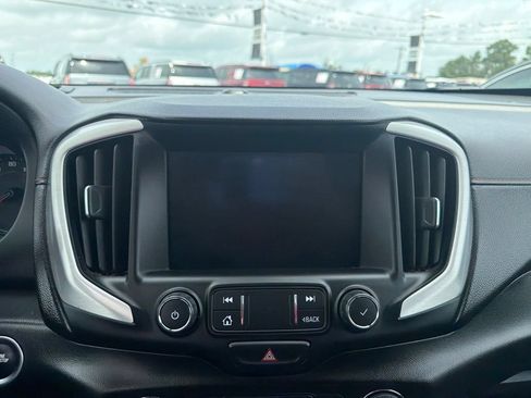 Used 2021 GMC Terrain SLE w/ Driver Convenience Package FWD image 10