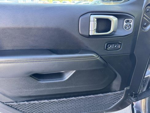 Certified 2025 Jeep Wrangler Sahara w/ Safety Group AWD/4WD image 13