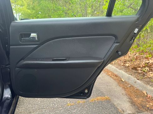 Used 2012 Ford Fusion SE FWD image 12