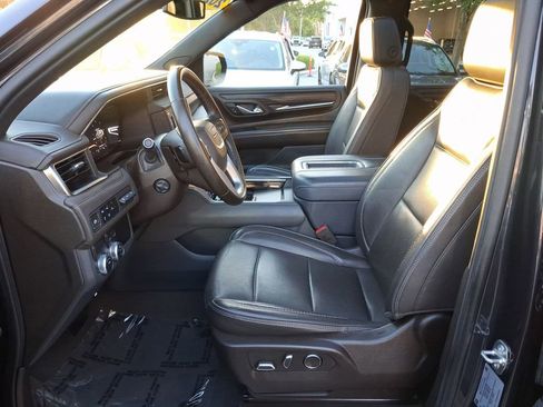 Used 2023 GMC Yukon Denali RWD image 15