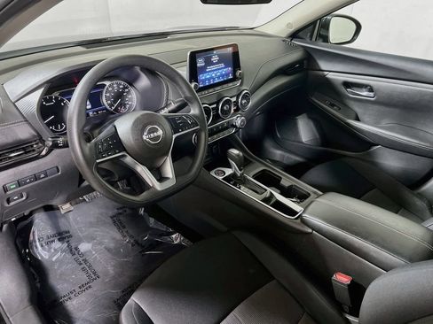 Used 2024 Nissan Sentra SV FWD image 9