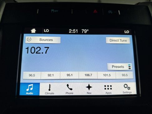 Used 2018 Ford F150 Lariat w/ Max Trailer Tow Package image 27