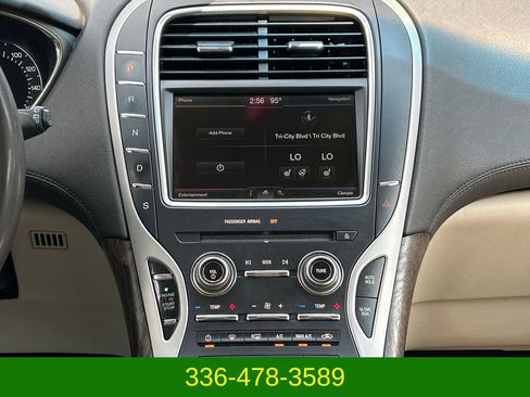 Used 2016 Lincoln MKX Select w/ Select Plus Package FWD image 24