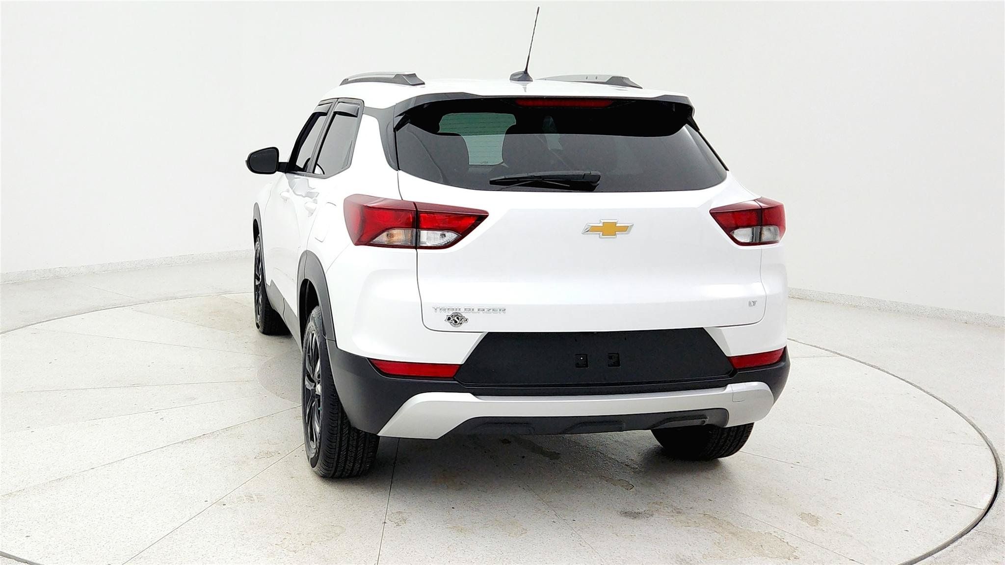 Used 2023 Chevrolet TrailBlazer LT w/ Convenience Package FWD image 4