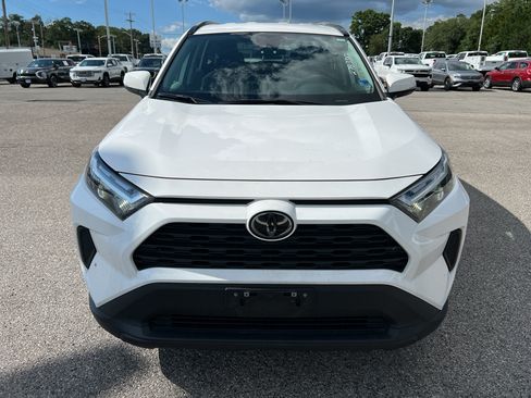 Used 2024 Toyota RAV4 XLE AWD/4WD image 2