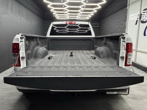 Used 2024 RAM 3500 Big Horn AWD/4WD image 12