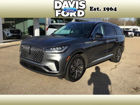 Used 2025 Lincoln Aviator AWD image 1