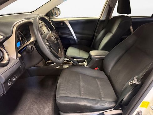 Used 2015 Toyota RAV4 LE image 11
