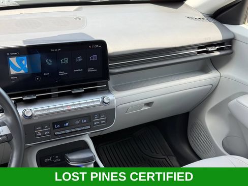 Used 2025 Hyundai Kona SEL FWD image 25